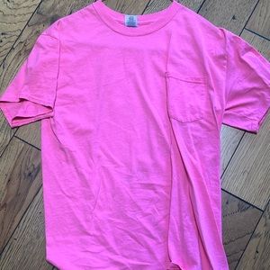Pink men’s t shirt gildan